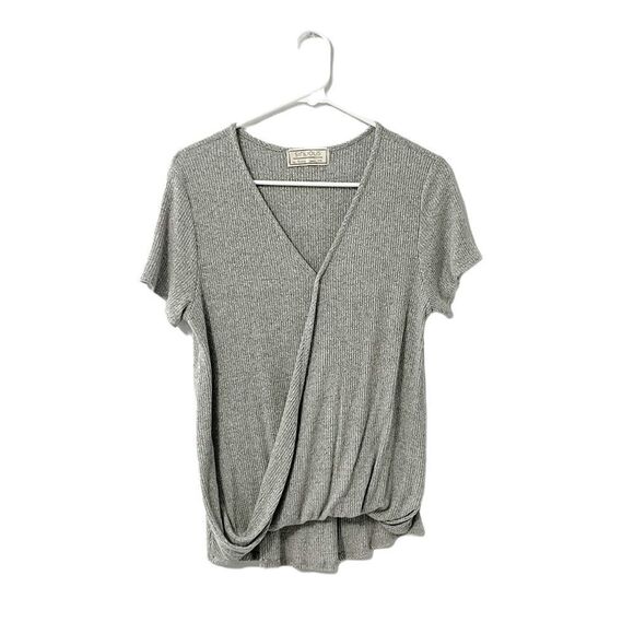 🟢Sinuous Grey Knit Short Sleeve Draped V Neck Top Size M - Picture 1 of 6